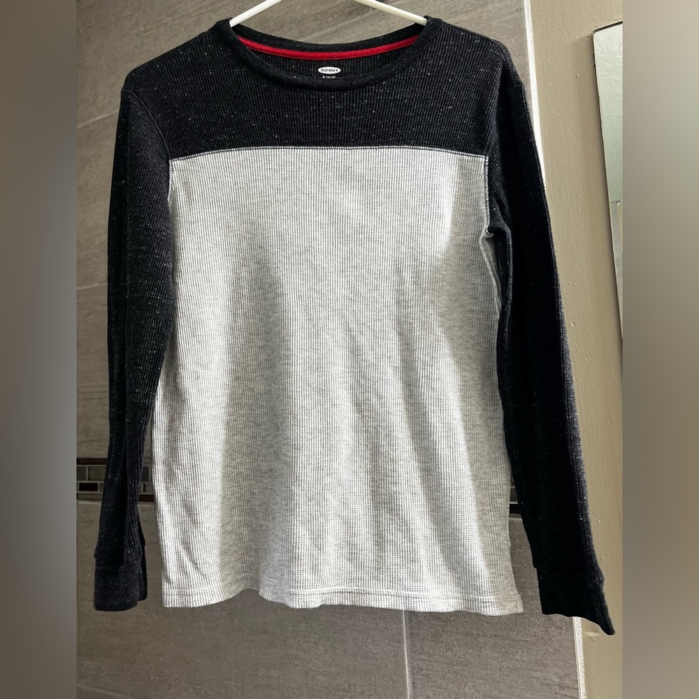 Old Navy boys XL (14-16) long sleeve top.